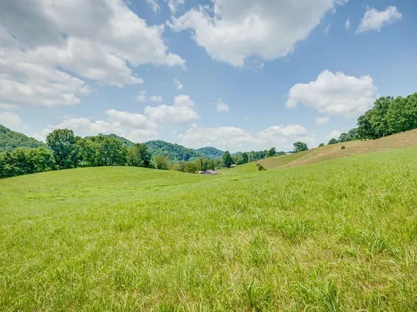 Call Valley Rd, Swords Creek, VA 24649