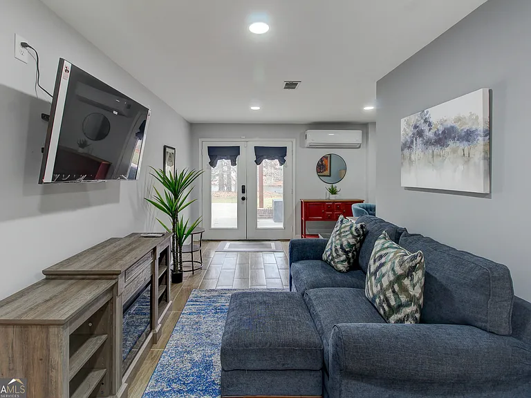 4915 Lake Forest Dr SE — Photo 12