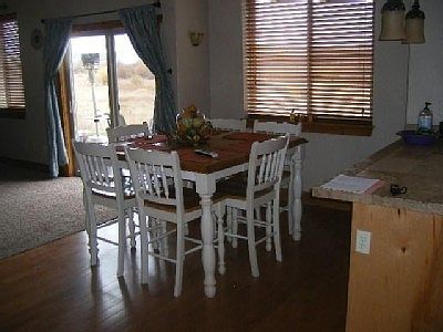4th image of 932 Snowmeadows Dr