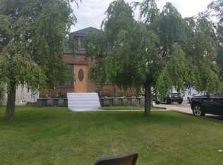 8005 W 100th St, Palos Hills, IL 60465