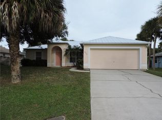 433 Candle Ave, Sebastian, FL 32958