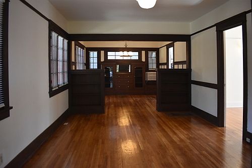 4th image of 694 S Grand Ave