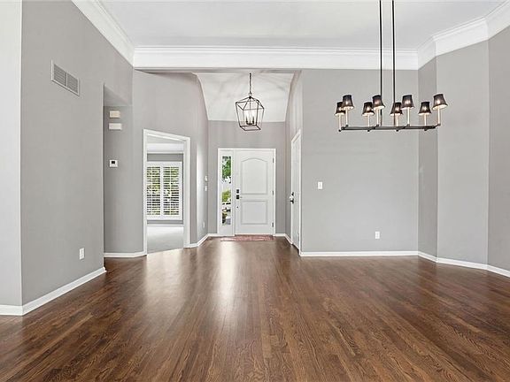 3rd image of 12033 Juniper St