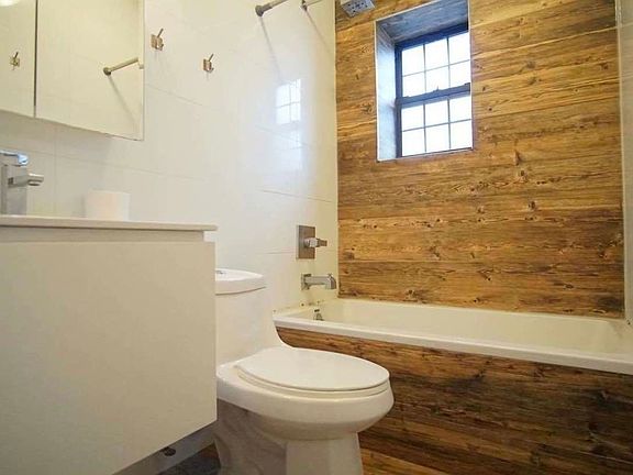 4th image of 506 Warren St #2G
