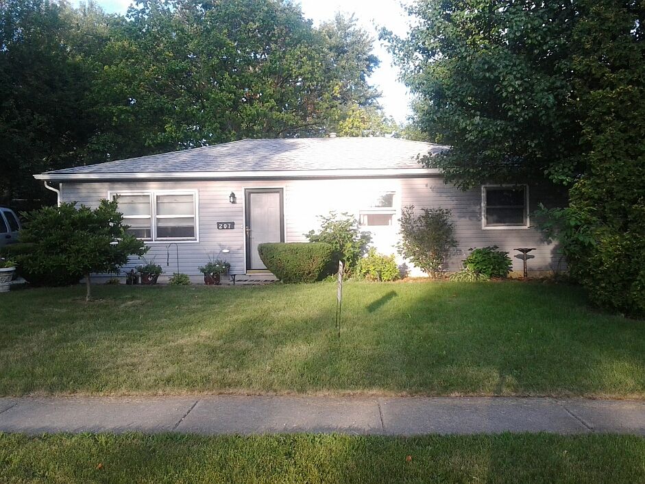 1st image of 207 W Arrowhead St