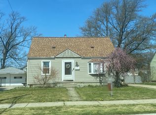 22643 Ridgeway St, Saint Clair Shores, MI 48080
