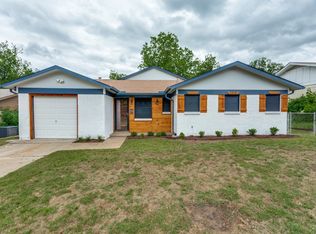 1717 Ellington Dr, Fort Worth, TX 76112