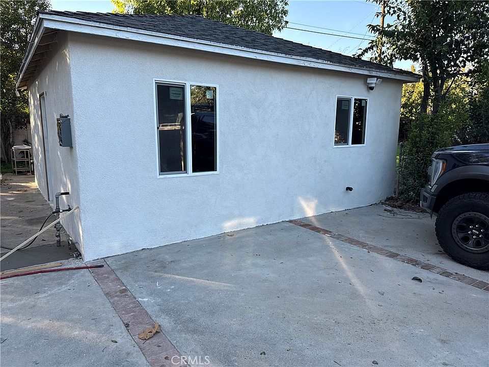 1st image of 8913 Rathburn Ave