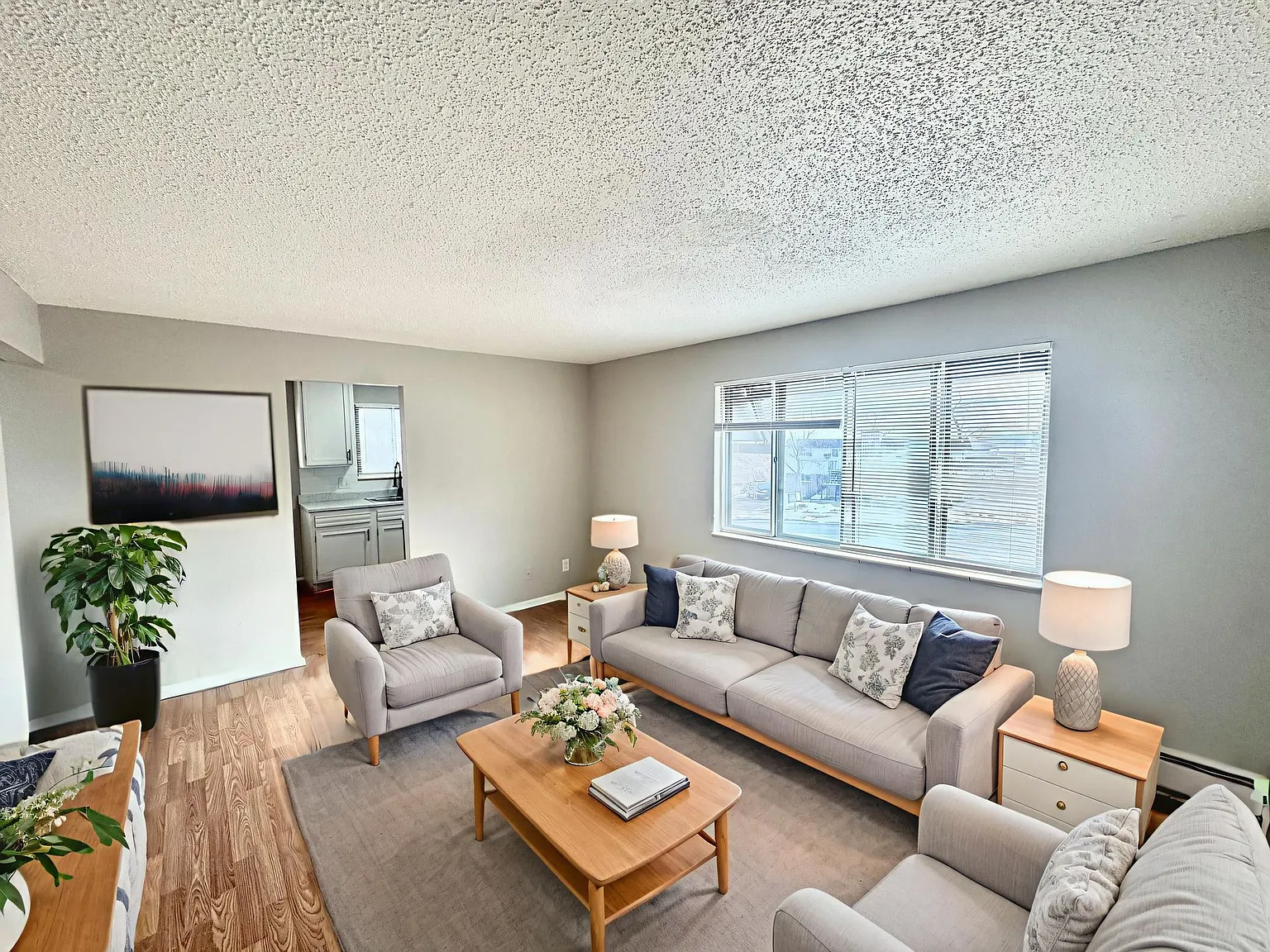 2620 King Street — Photo 1