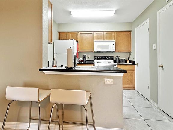 4th image of 3900 Woodchase Drive #163