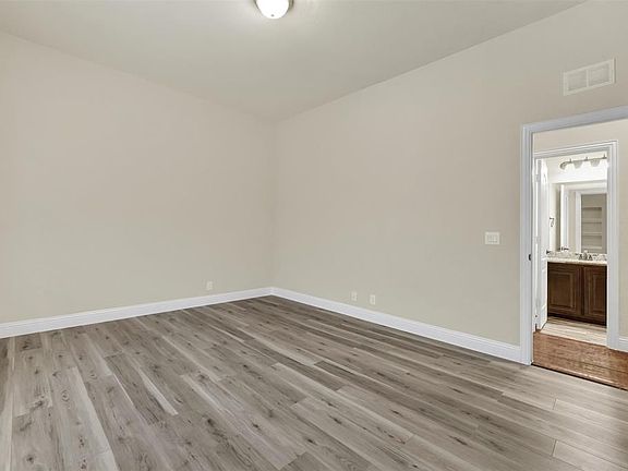 5th image of 2088 McCallister Dr