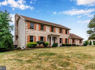 2415 W Bayberry Dr, Harrisburg, PA 17112