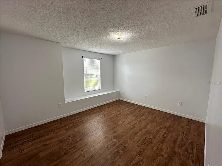 747 Pelican Ct — Photo 7