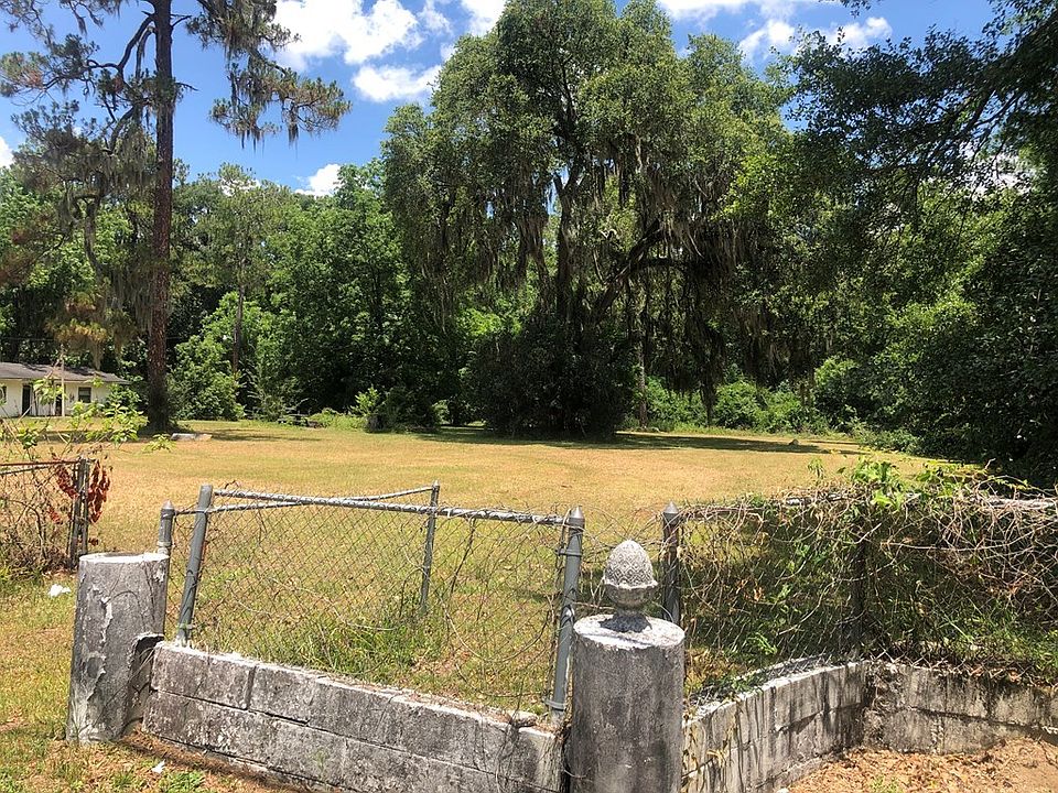 2nd image of Lake Park Rd