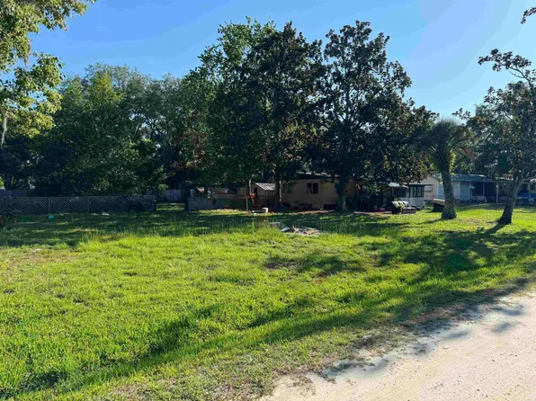 116 Char Ln, Crescent City, FL 32112