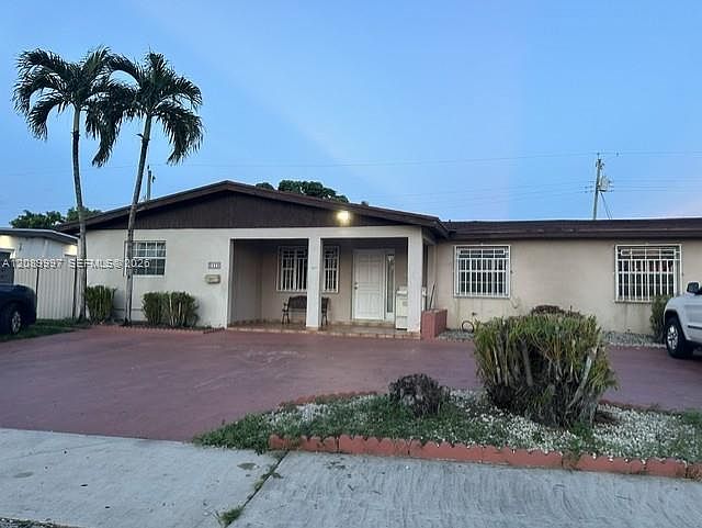 2nd image of 5015 SW 117th Ave