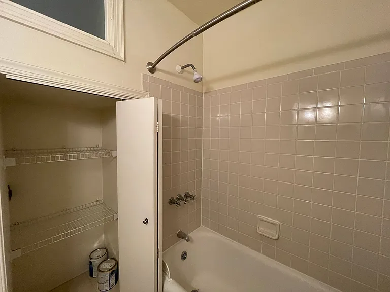 4021 Davis Pl NW — Photo 10