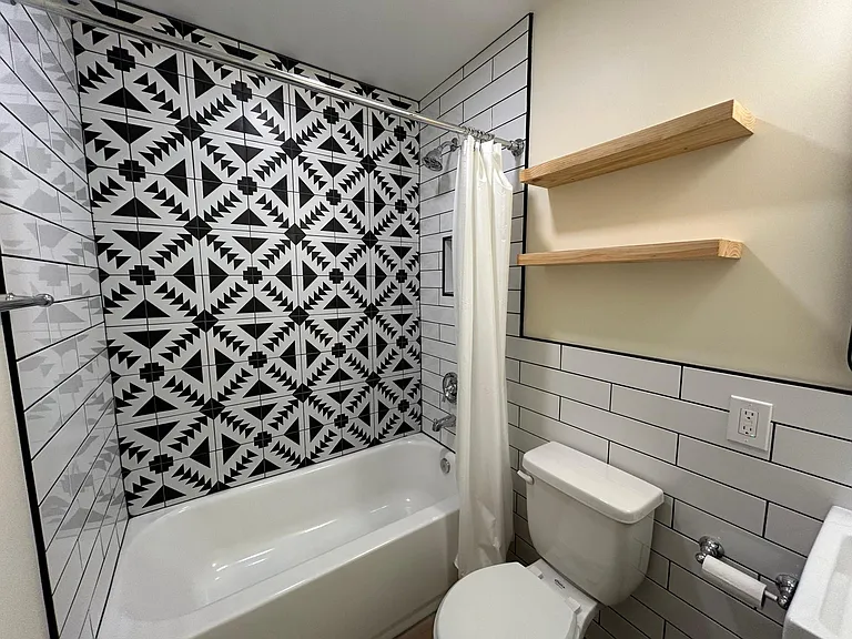 Hall bath with tub