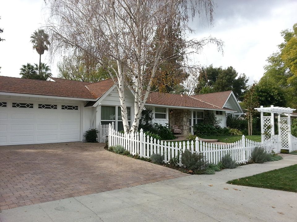 2nd image of 4725 Degovia Ave