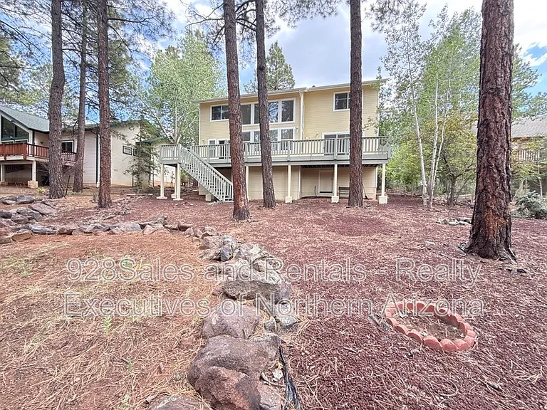 1808 W University Ave — Photo 15