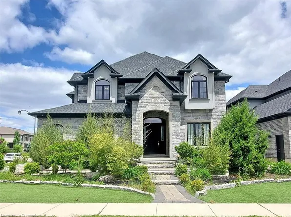 300 Deerfoot Trl, Waterloo, ON N2K 0B3