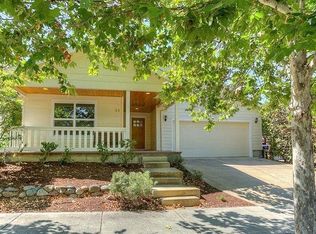 31 Logan Way, Talent, OR 97540