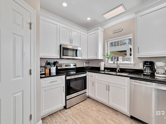 4th image of 1402 W Dune Dr