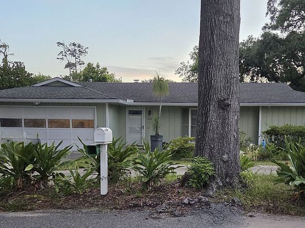 102 Demere Oaks Cir