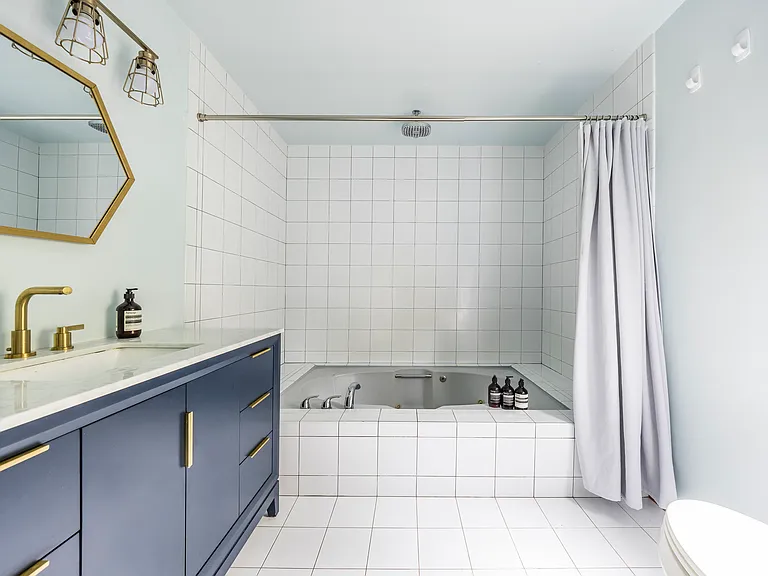 46 S Davis Ave — Photo 11