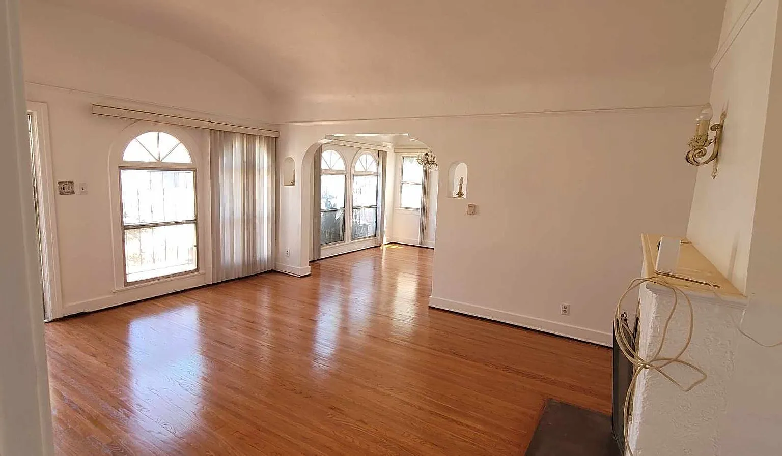 3 Bed 1 bath Single Family Home — Photo 4