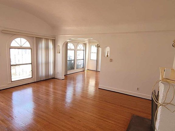 4th image of 1150 W 65th St