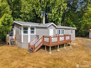 101 E Pirates Pl, Grapeview, WA 98546