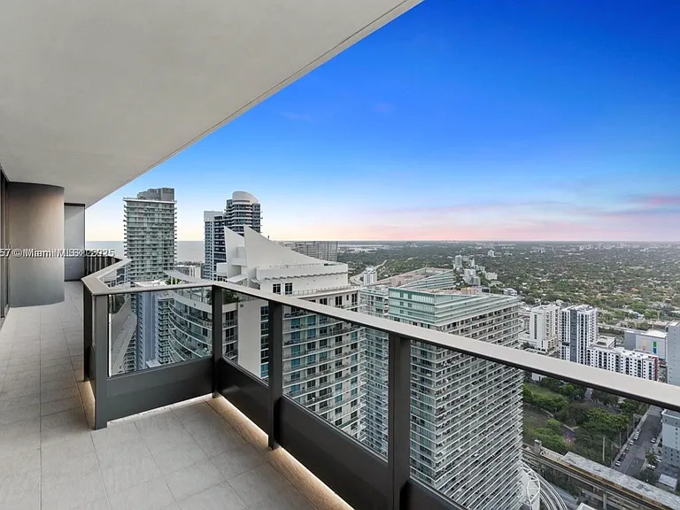 1000 Brickell Plz #2906 — Photo 5