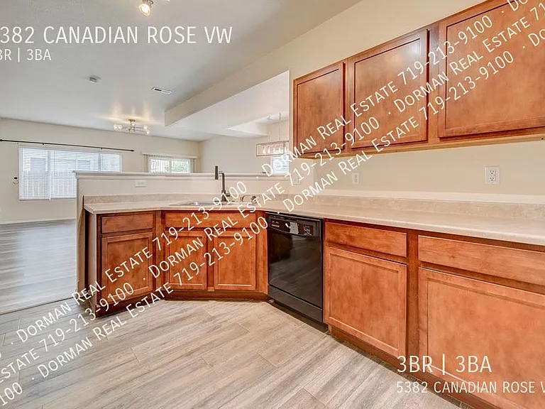 5382 Canadian Rose Vw — Photo 4