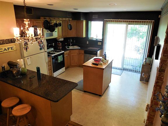 5th image of 4167 Apple St