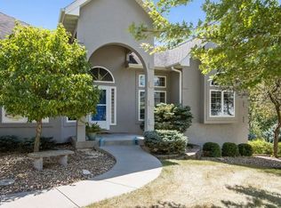 2205 Shropshire Cir, Coralville, IA 52241