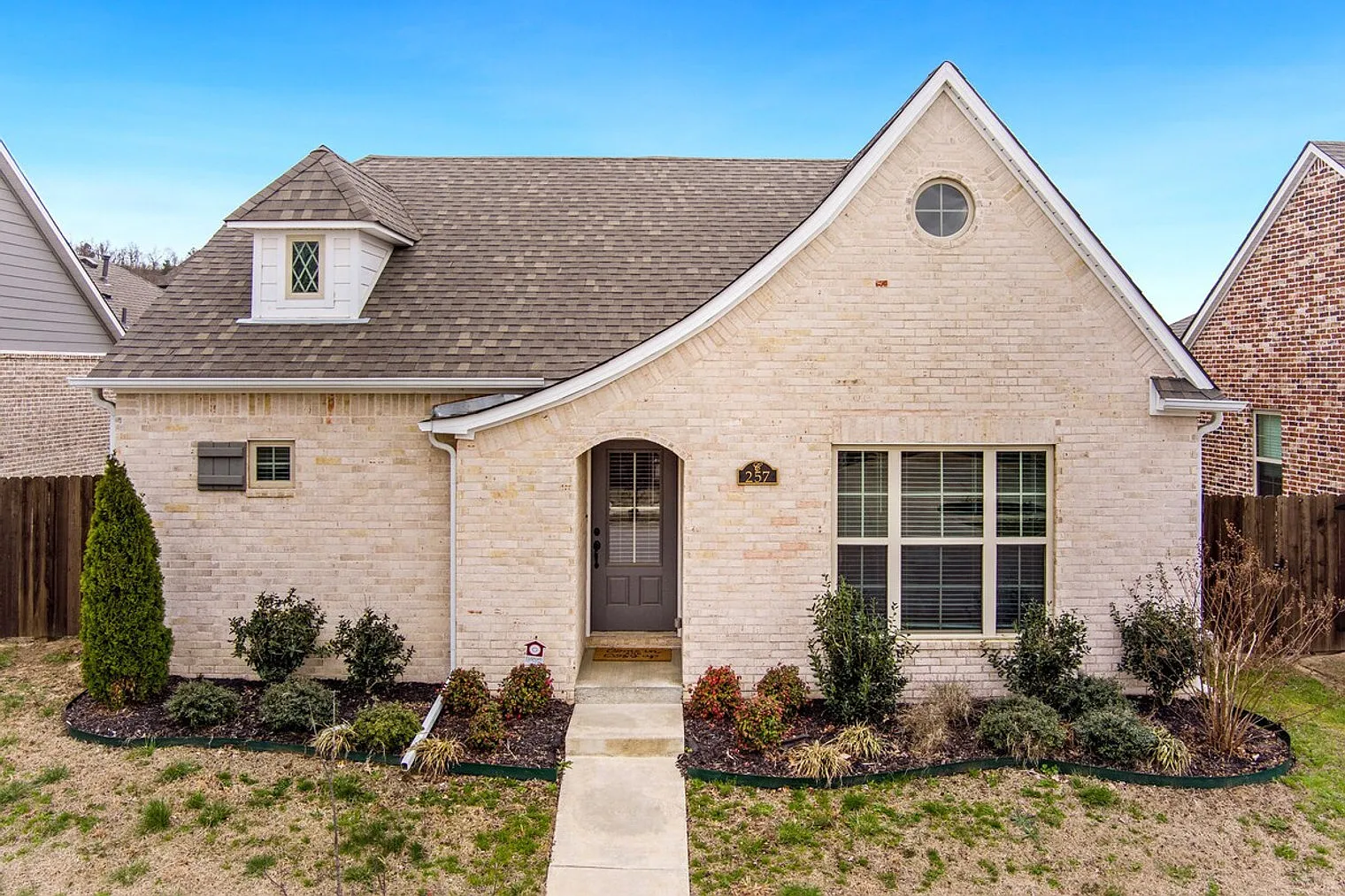 3 bed, 2.0 bath, 1797 sqft, $3,682 — Photo 3