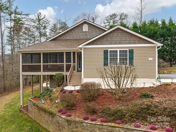 157 Karla Cir, Hendersonville, NC 28739