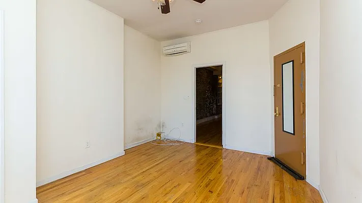 Rented by Nooklyn NYC LLC | media 4