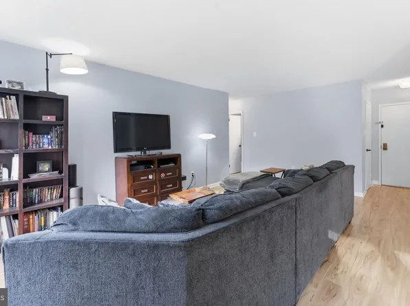 2059 Huntington Ave APT 304, Alexandria, VA 22303