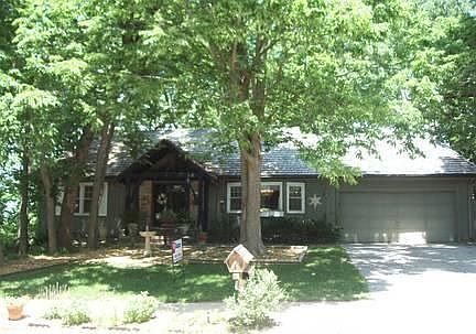 1st image of 810 W Martin Dr