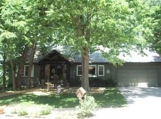 810 W Martin Dr, Bellevue, NE 68005