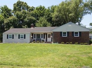 12 Salem Dr, Stony Brook, NY 11790