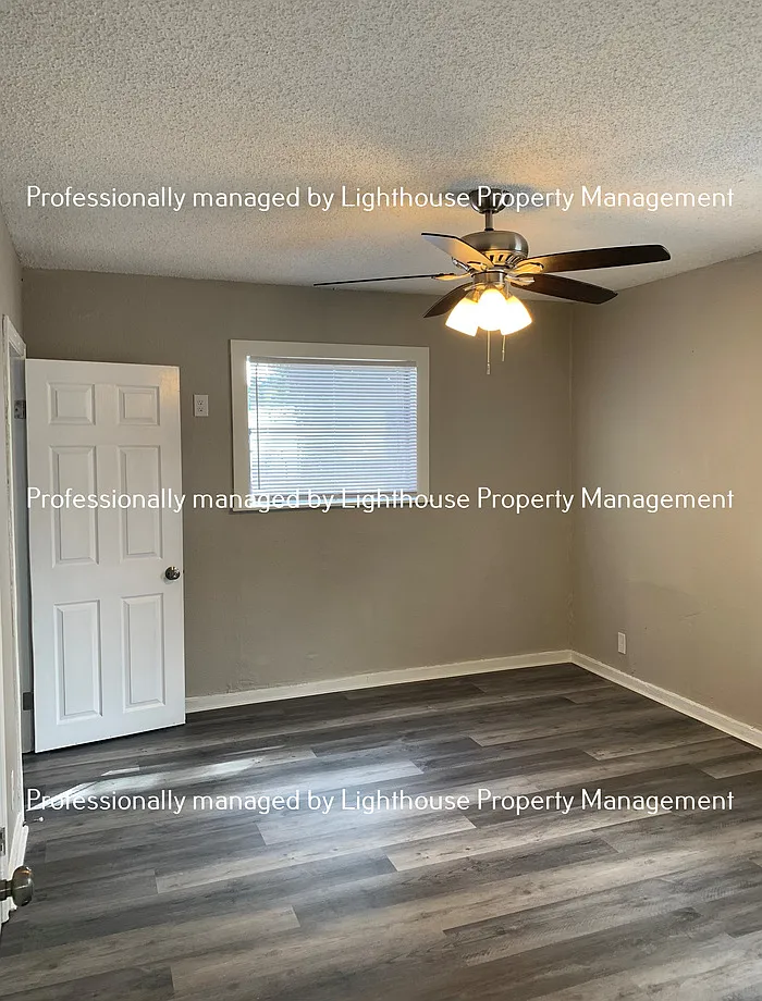 2 bed, 1.0 bath, 907 sqft, $945 — Photo 4