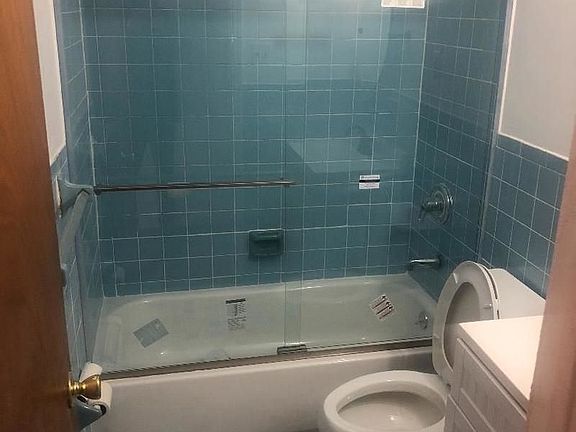 5th image of 27-15 Newtown Ave #2TOP