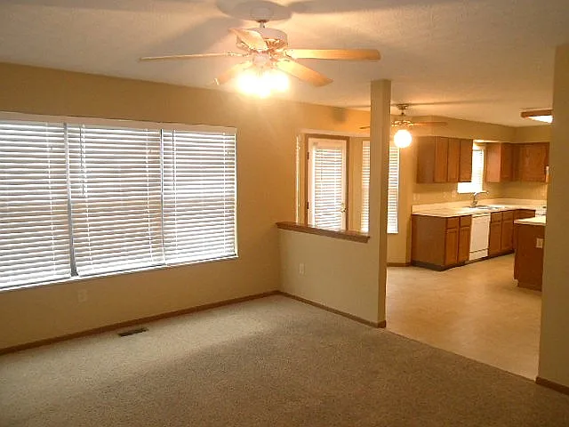 5104 Blossom Ct — Photo 6