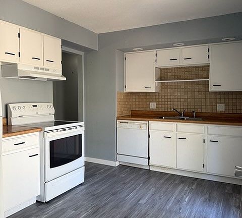 3rd image of 4121 SE 10th St