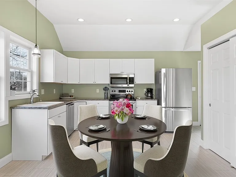 3 Garden Rd #A — Photo 2