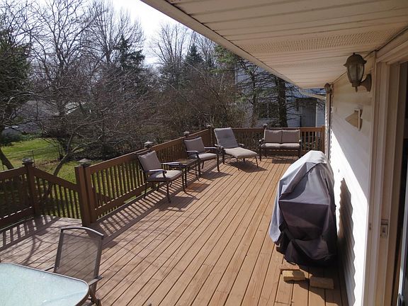 3rd image of 1409 Essex Ct
