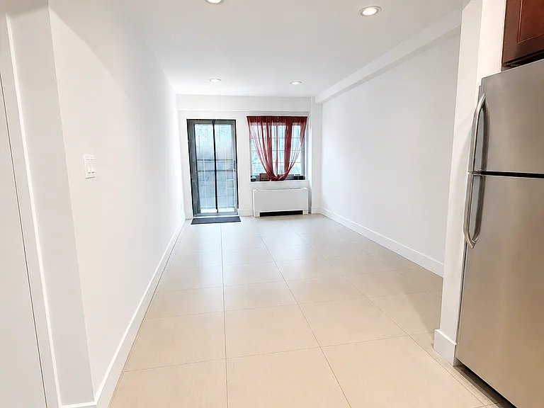 207 W 115th St #10 — Photo 4